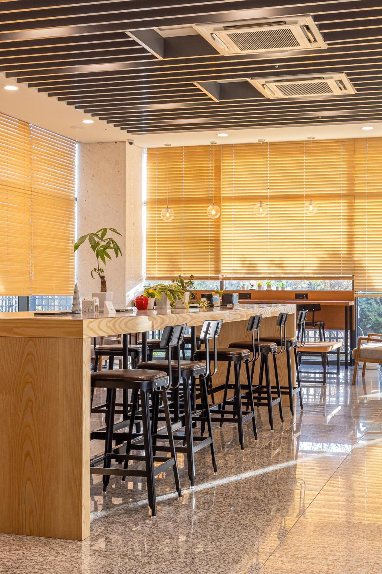 Ocean Soleview Hotel Инчон Экстерьер фото